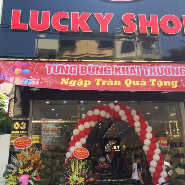 Thiết kế thi công biển shop giày